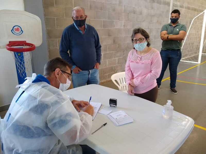 Vacina%c3%a7%c3%a3o segundo dia %2810%29